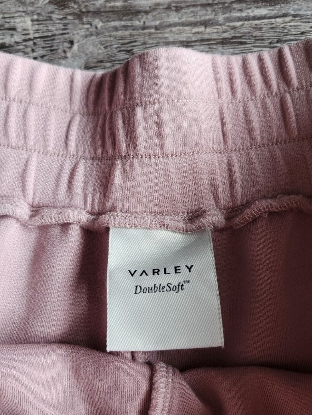 Varley Shorts - Picture 3 of 4